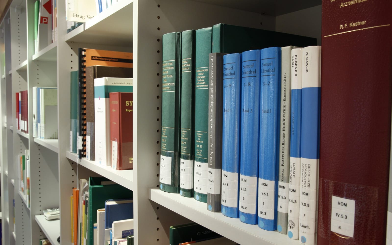 Books representing scientific evidence that there is a change of personality in another language.